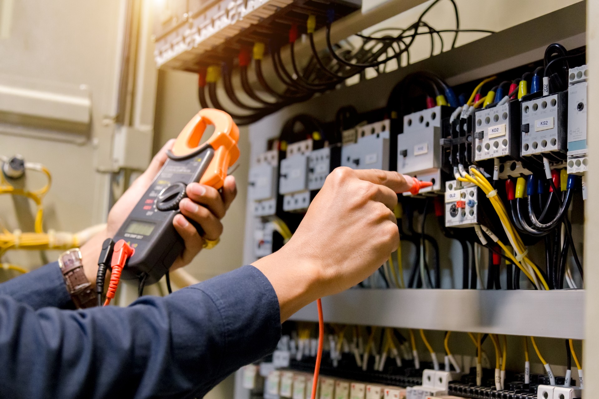 GRADO MEDIO EN INSTALACIONES ELÉCTRICAS Y AUTOMÁTICAS
